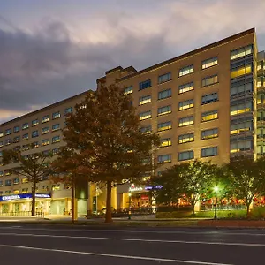 https://the-parkway-hotel.saint-louishotels.com